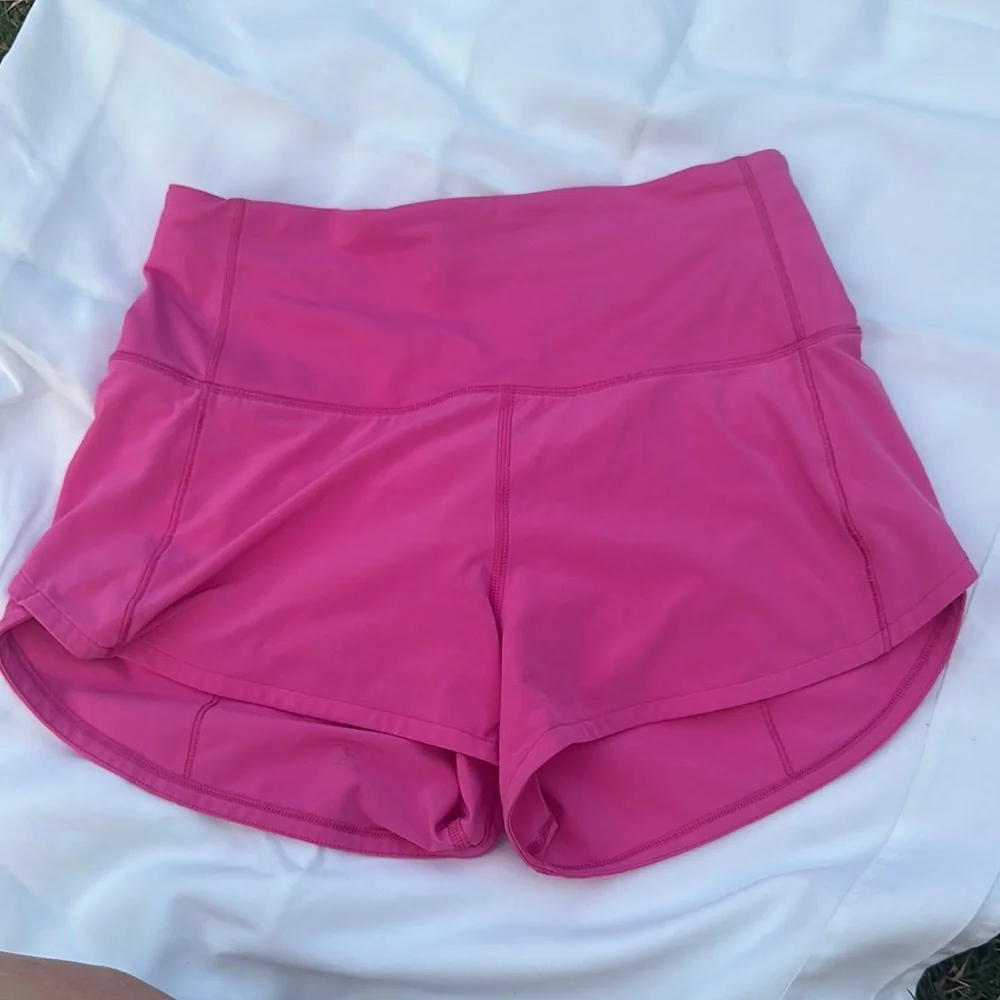 Lululemon Speedup 2.5” Inseam High Rise Color Sonic Pink Size 2 - Picture 1 of 8